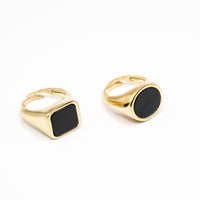 Anello chevalier | Anello sigillo dorato con pietra nera
