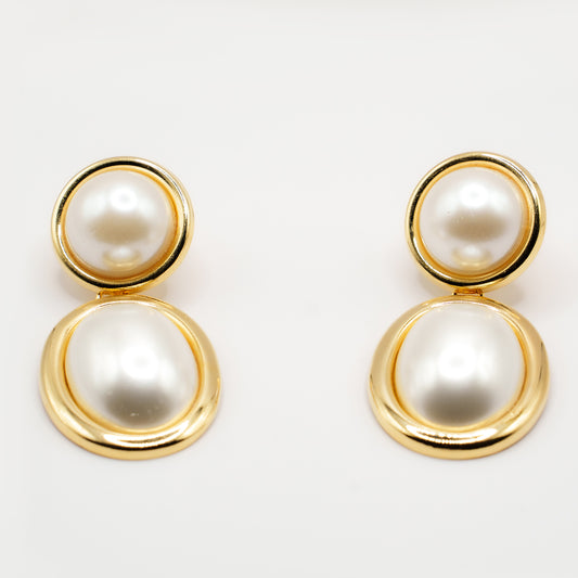 Orecchini Pendenti Dorati con Doppia Perla Bianca | Eleganza e Stile Raffinato