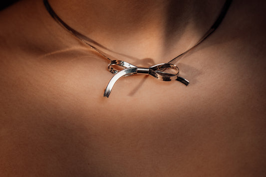 Fettuccia Fiocco - Collana a Fascia Elegante con Fiocco