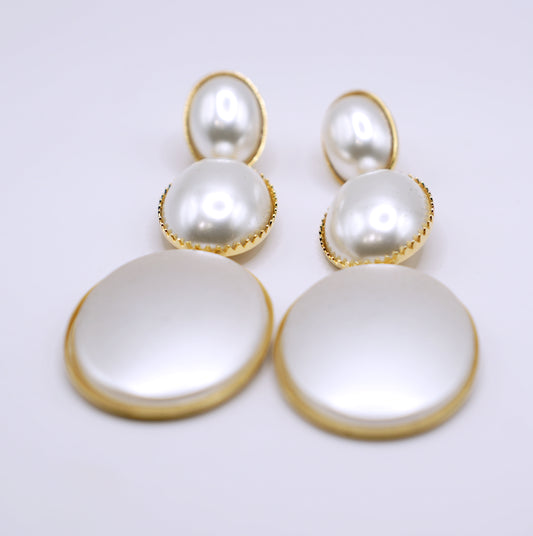 Orecchini Perla pendenti con perle bianche | Design elegante in oro | Gioielli lunghi donna