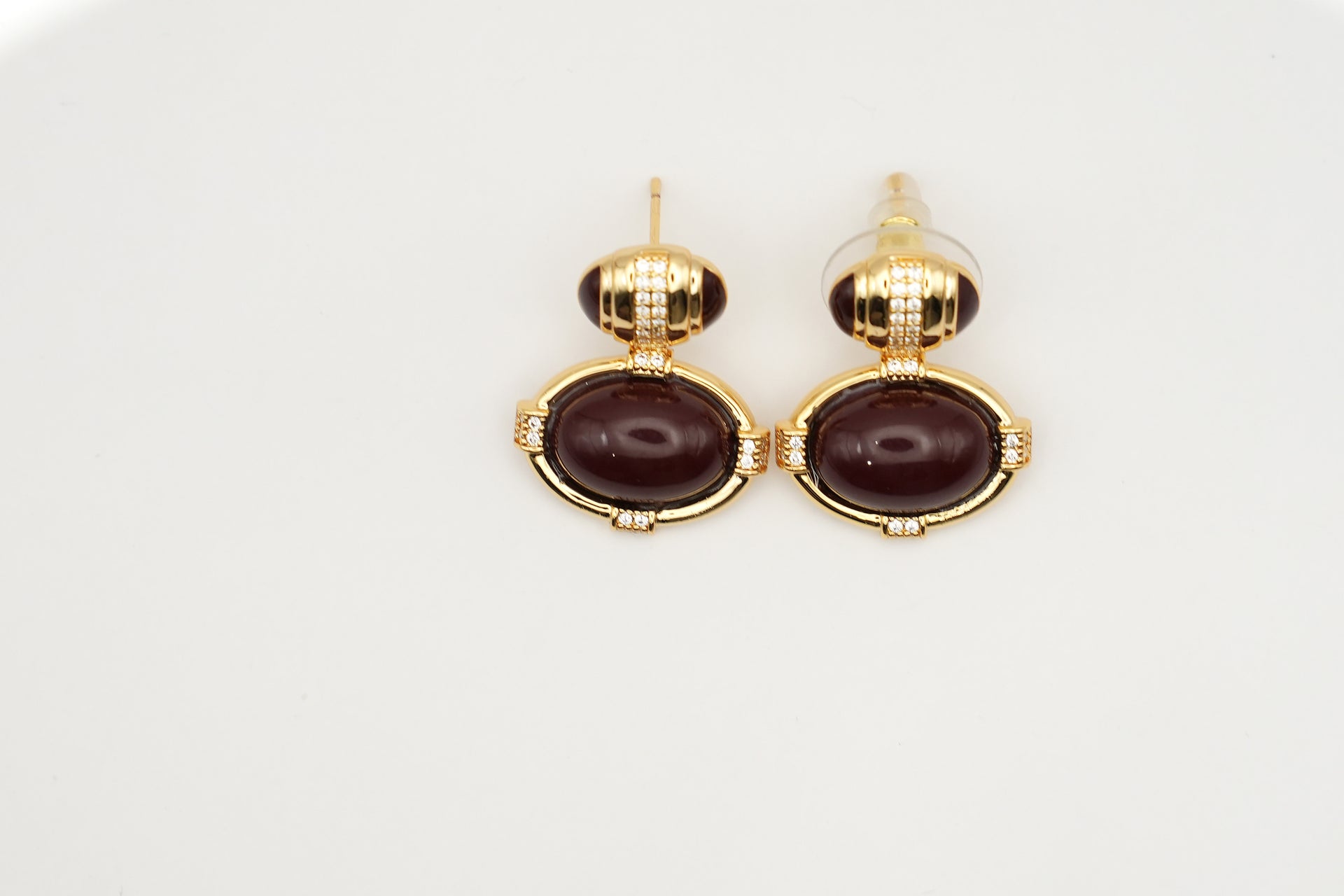 Orecchini cabochon corallo | Gold