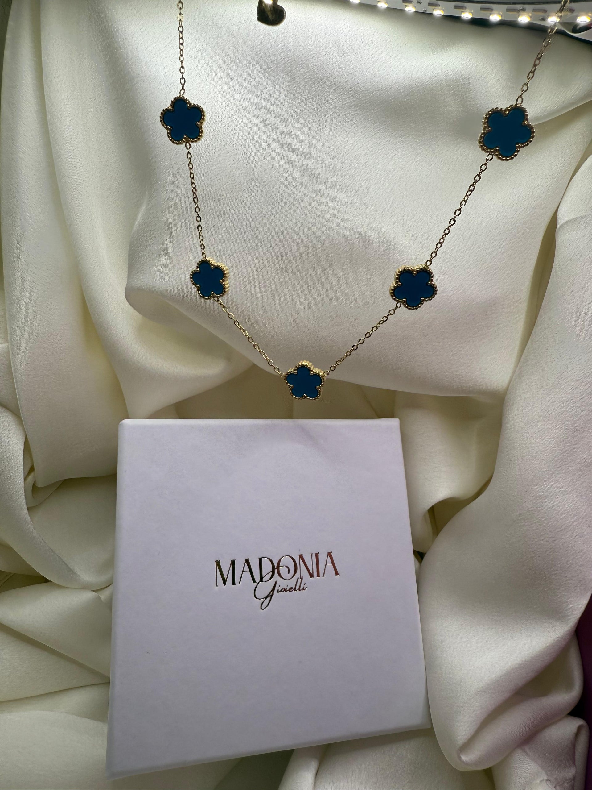 30% SCONTO - Collana Quadrifoglio | Azzurro | Acciaio Inossidabile | Catena Regolabile 45 cm | Elegante e Delicata