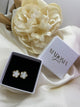 Orecchini Quadrifoglio | Bianco e Gold | Acciaio Inossidabile | Chiusura a Vite | Eleganti e Luminosi